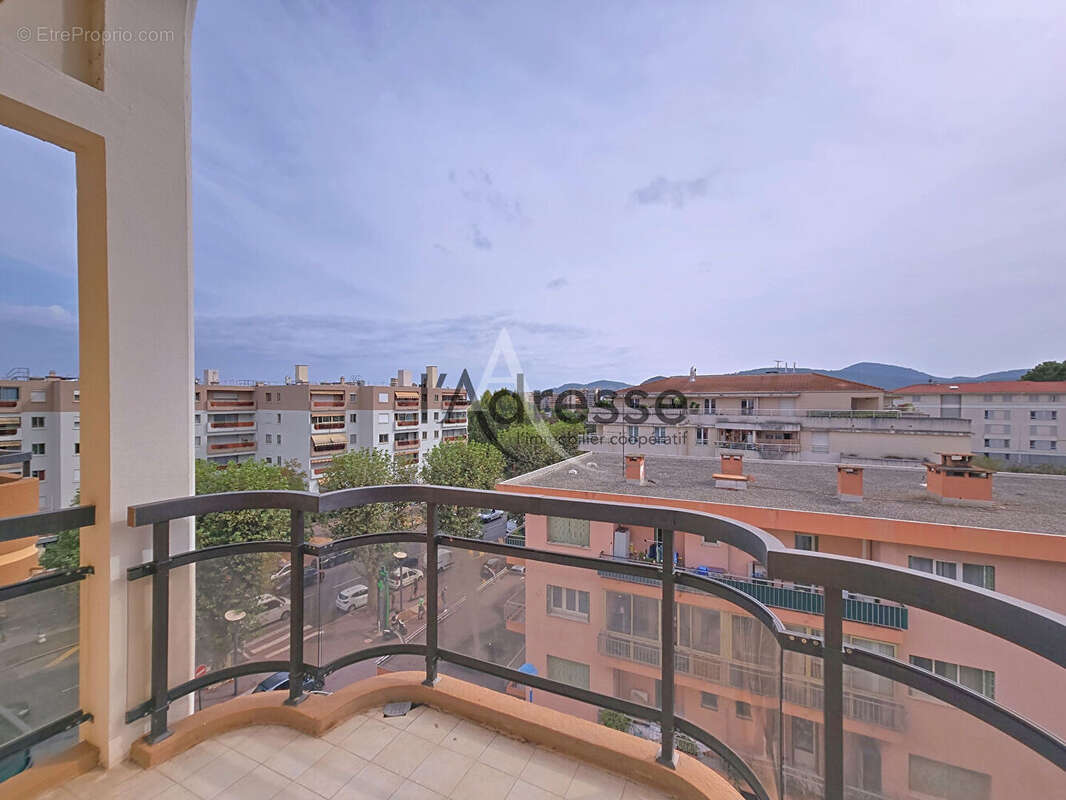 Appartement à MANDELIEU-LA-NAPOULE