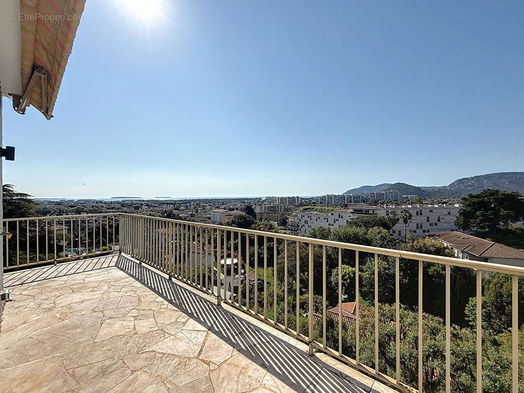 Appartement à MANDELIEU-LA-NAPOULE