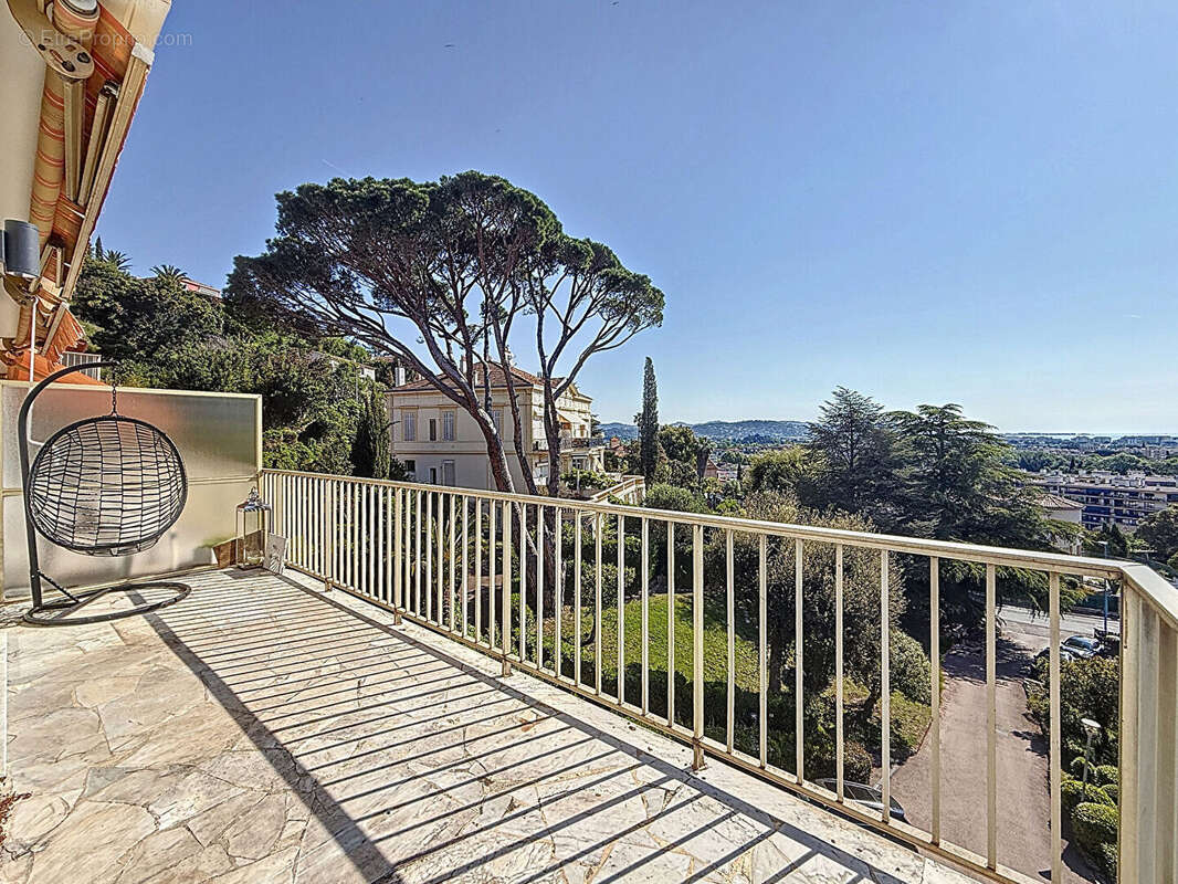 Appartement à MANDELIEU-LA-NAPOULE