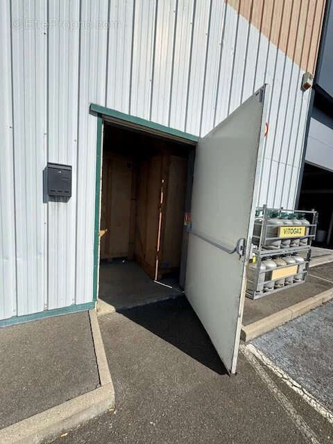 Commerce à COSNES-ET-ROMAIN