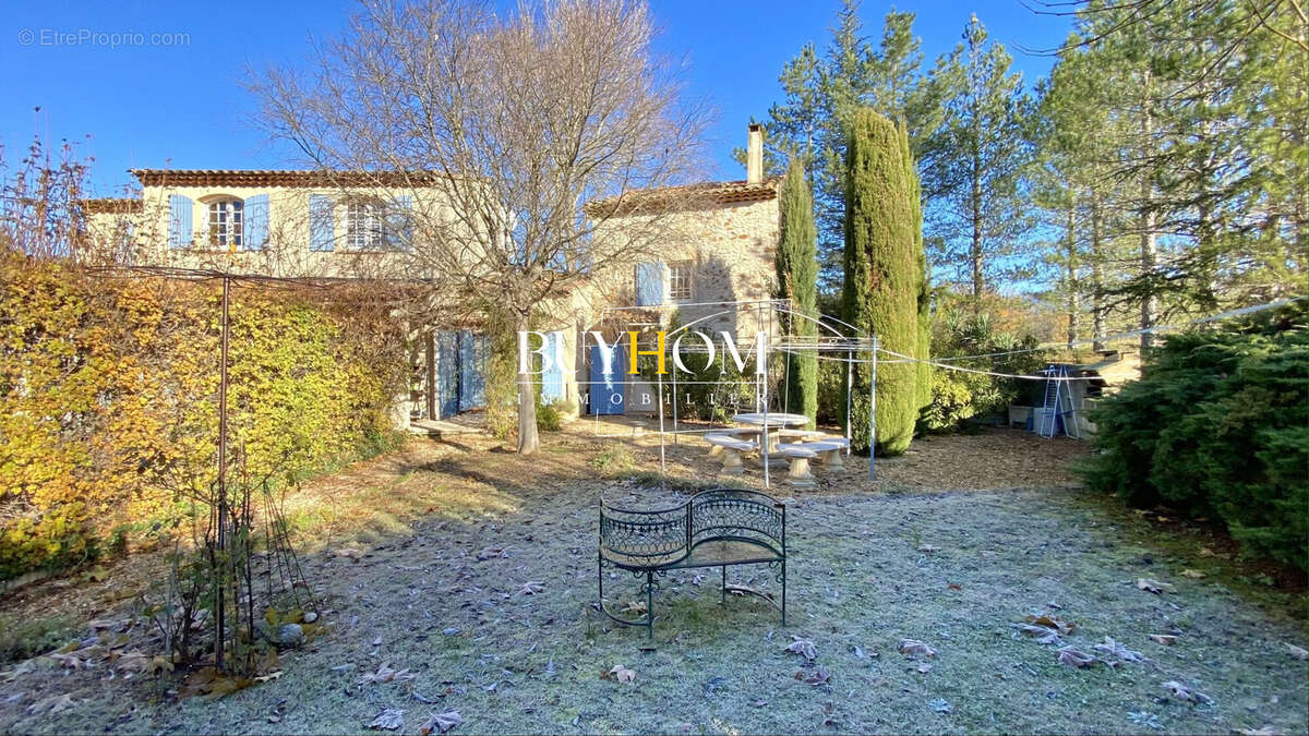 Maison à SAINT-SATURNIN-LES-APT