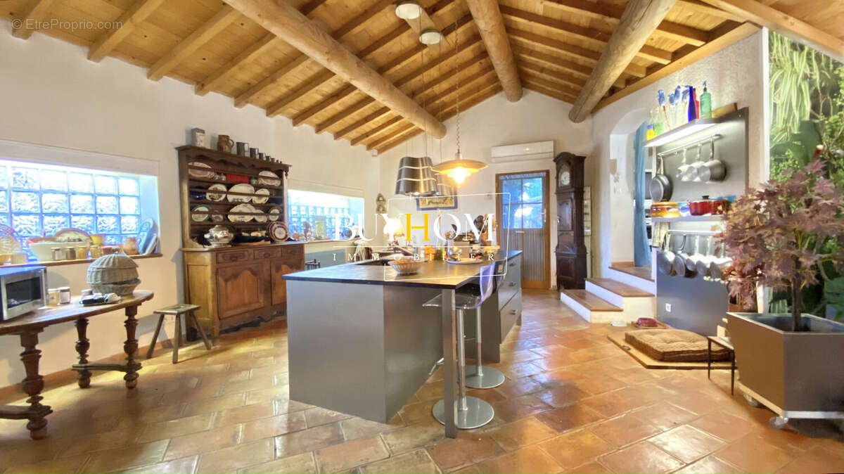 Maison à SAINT-SATURNIN-LES-APT