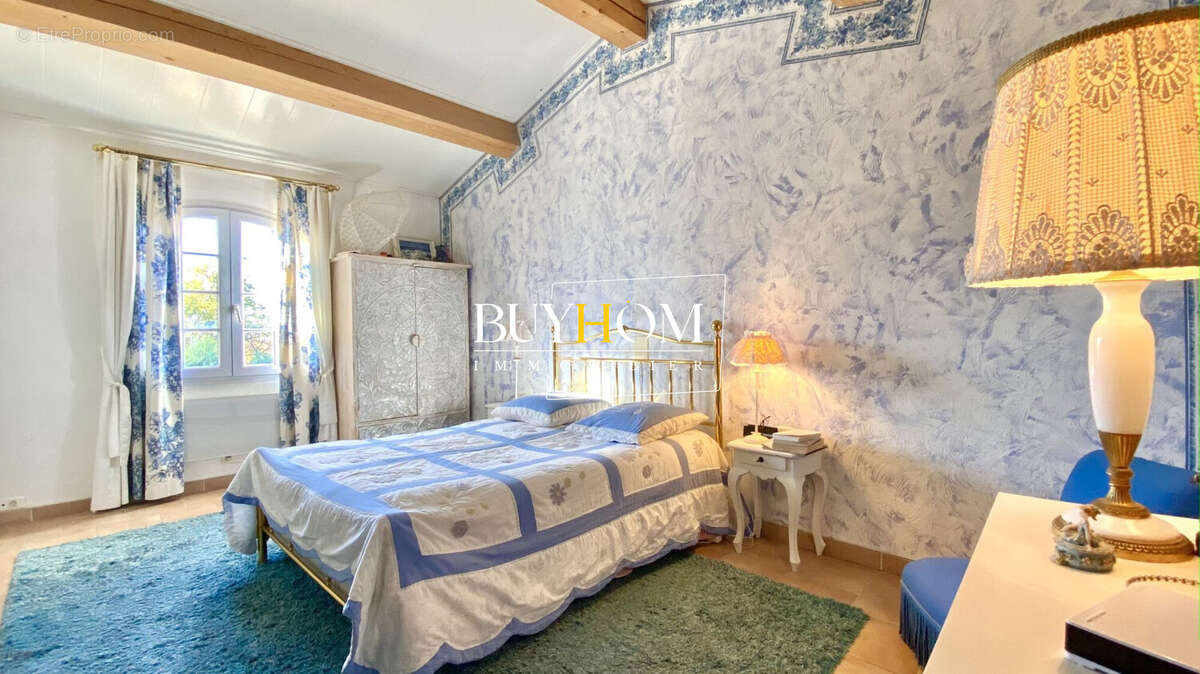 Maison à SAINT-SATURNIN-LES-APT