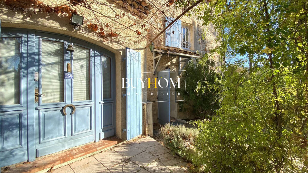 Maison à SAINT-SATURNIN-LES-APT