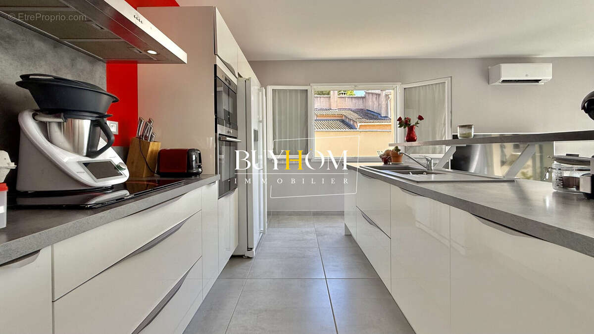 Maison à L&#039;ISLE-SUR-LA-SORGUE