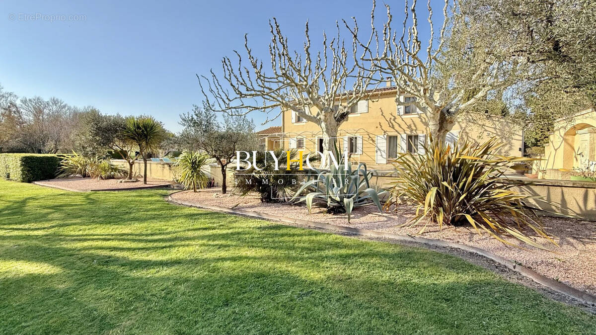 Maison à PERNES-LES-FONTAINES