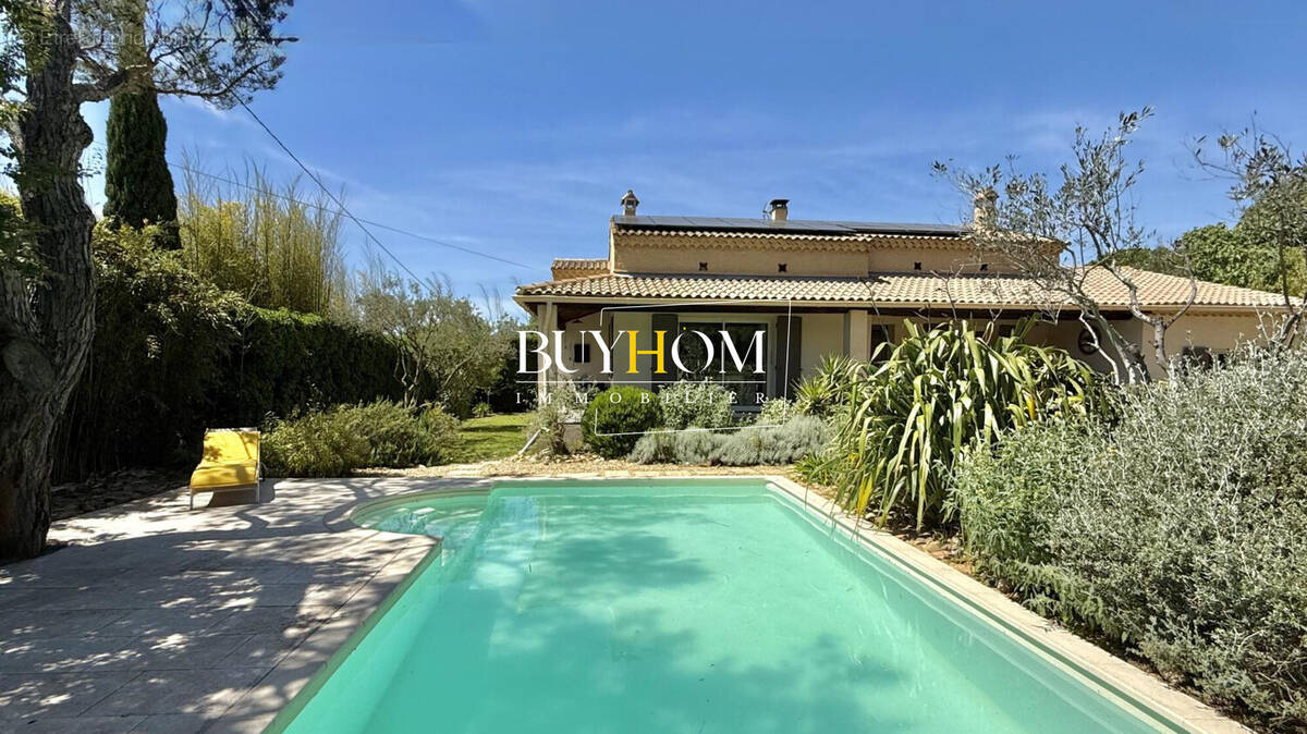 Maison à L&#039;ISLE-SUR-LA-SORGUE