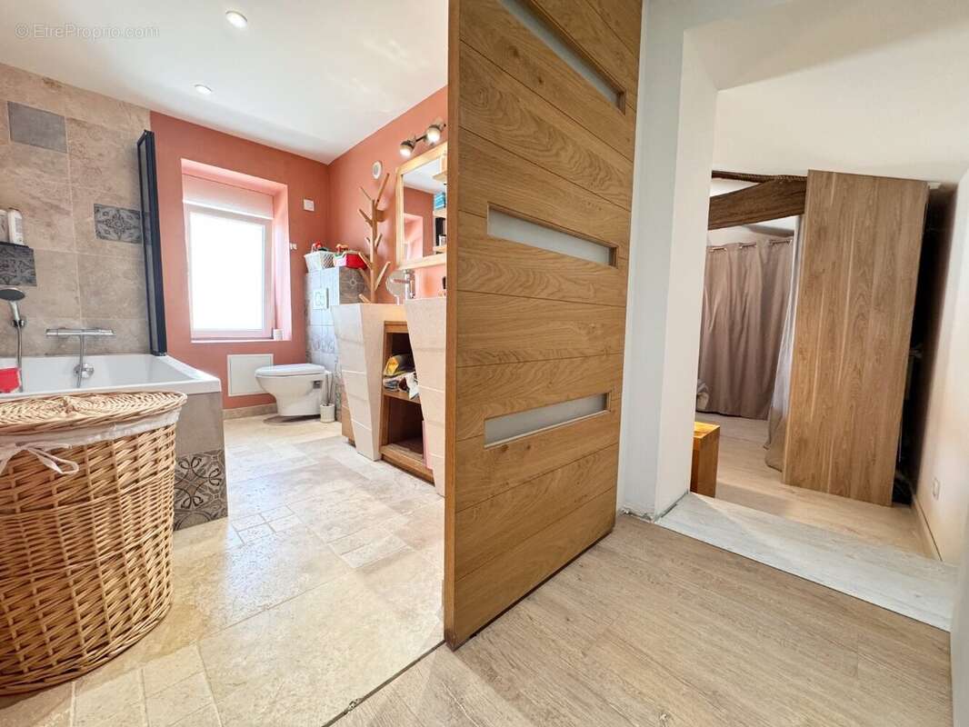 Maison à ROCHETREJOUX