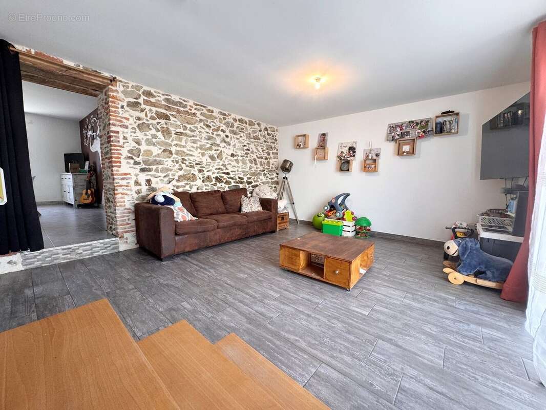 Maison à ROCHETREJOUX