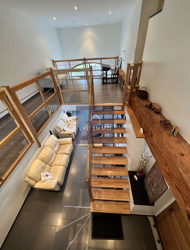 Maison à INJOUX-GENISSIAT