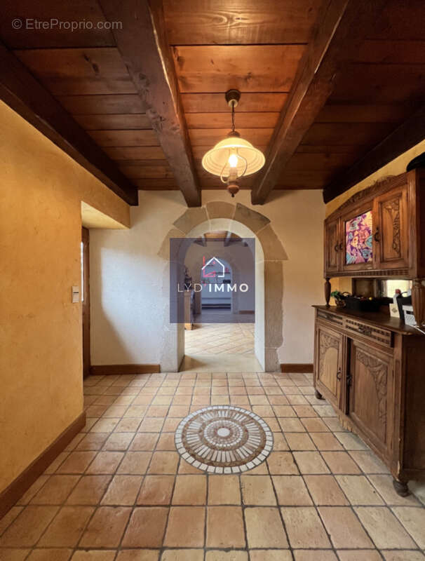 Maison à INJOUX-GENISSIAT