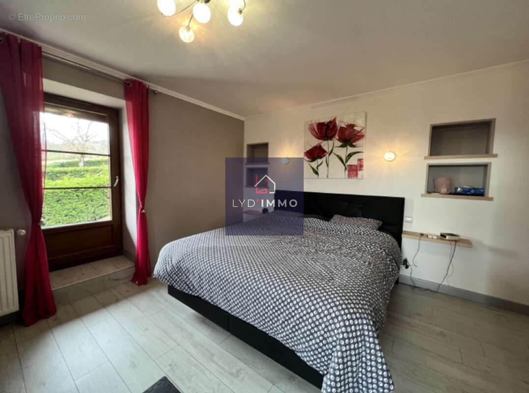 Maison à INJOUX-GENISSIAT