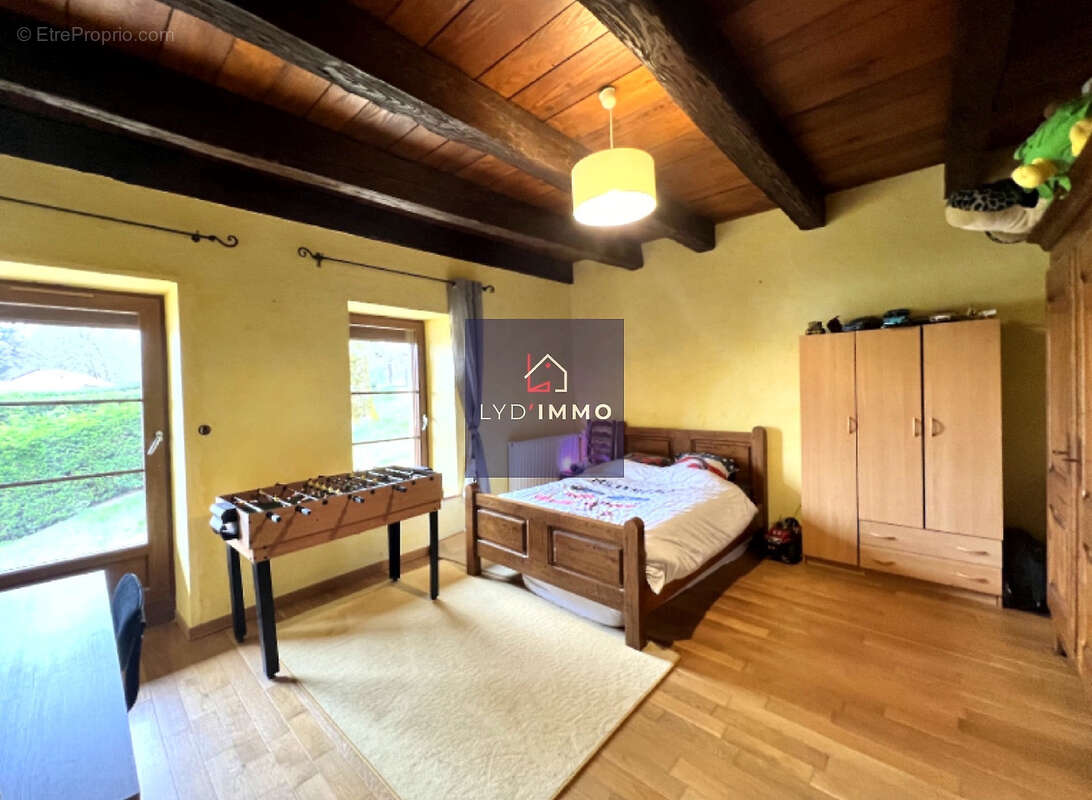 Maison à INJOUX-GENISSIAT