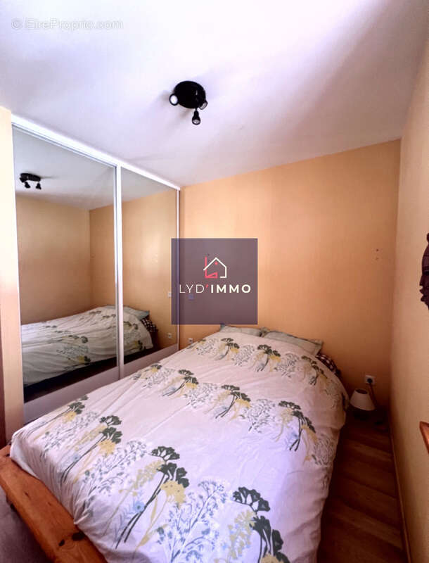 Maison à CHEZERY-FORENS