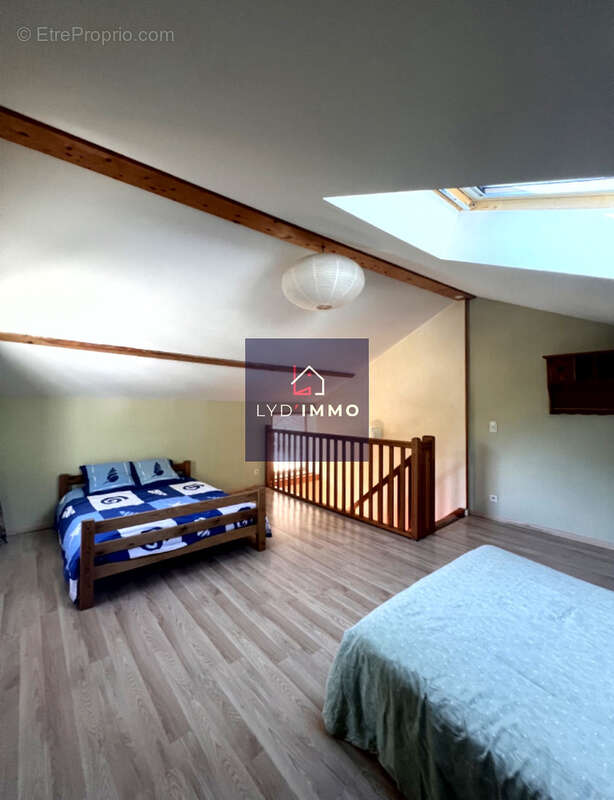 Maison à CHEZERY-FORENS