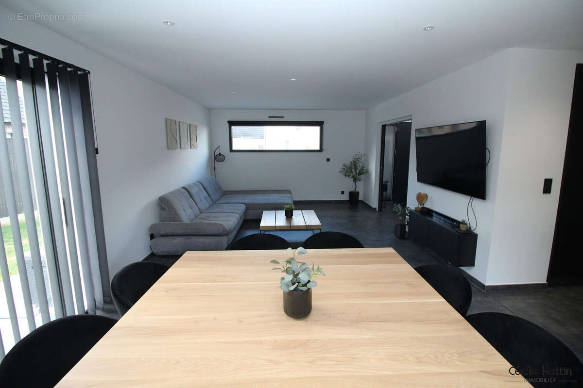 Maison à CAMPHIN-EN-CAREMBAULT