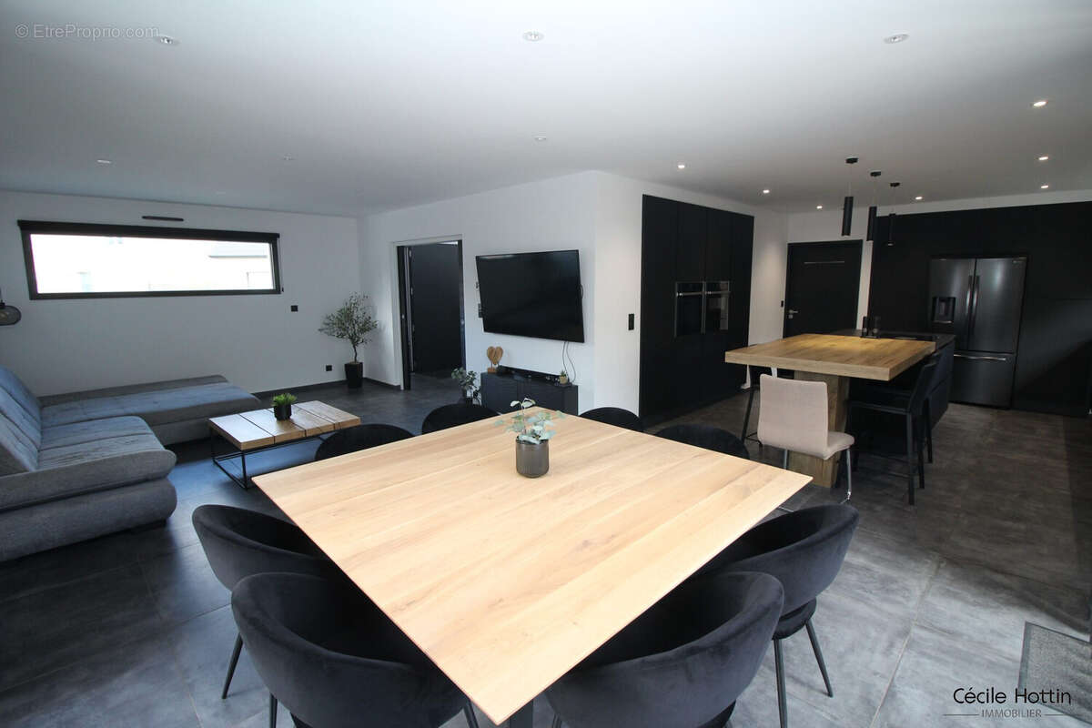 Maison à CAMPHIN-EN-CAREMBAULT