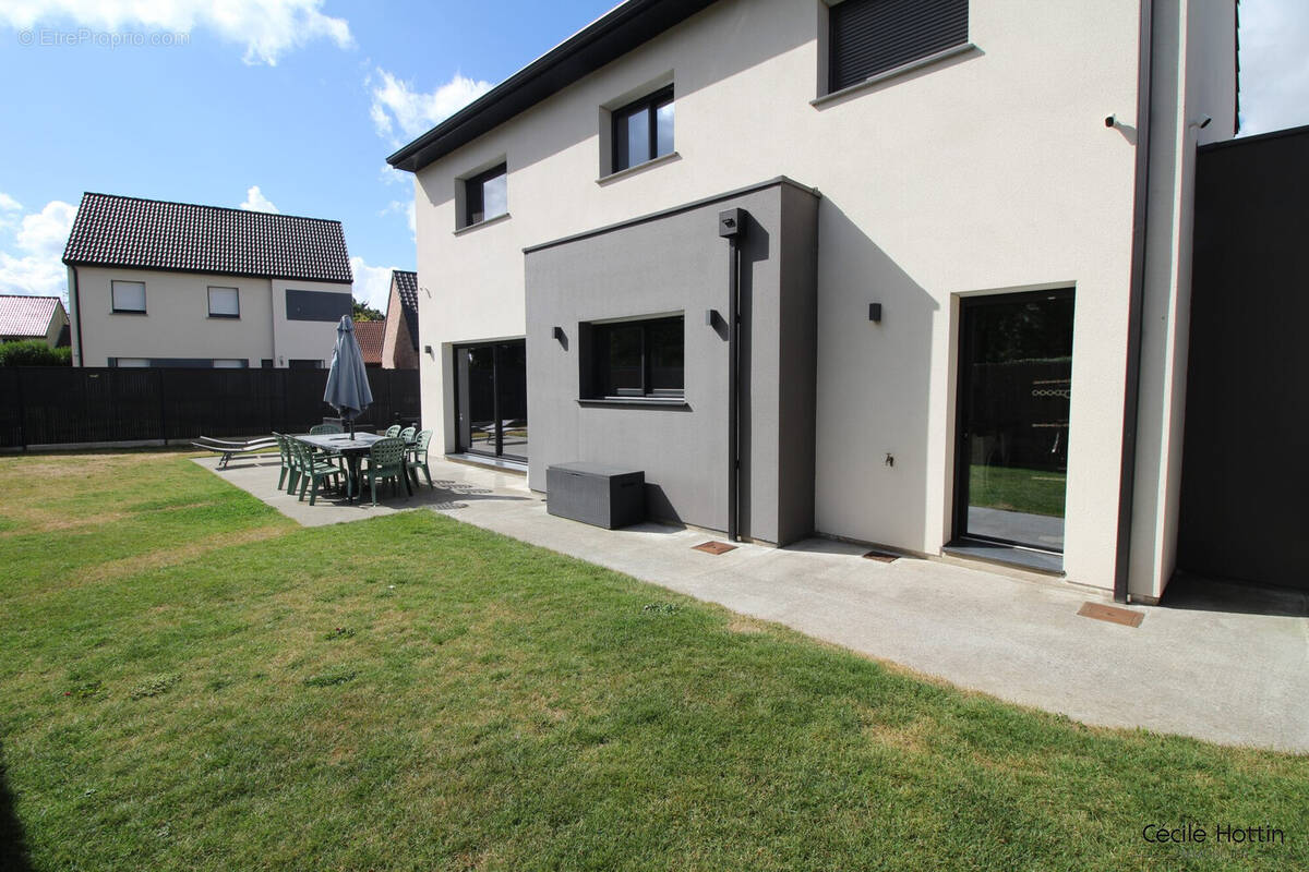 Maison à CAMPHIN-EN-CAREMBAULT