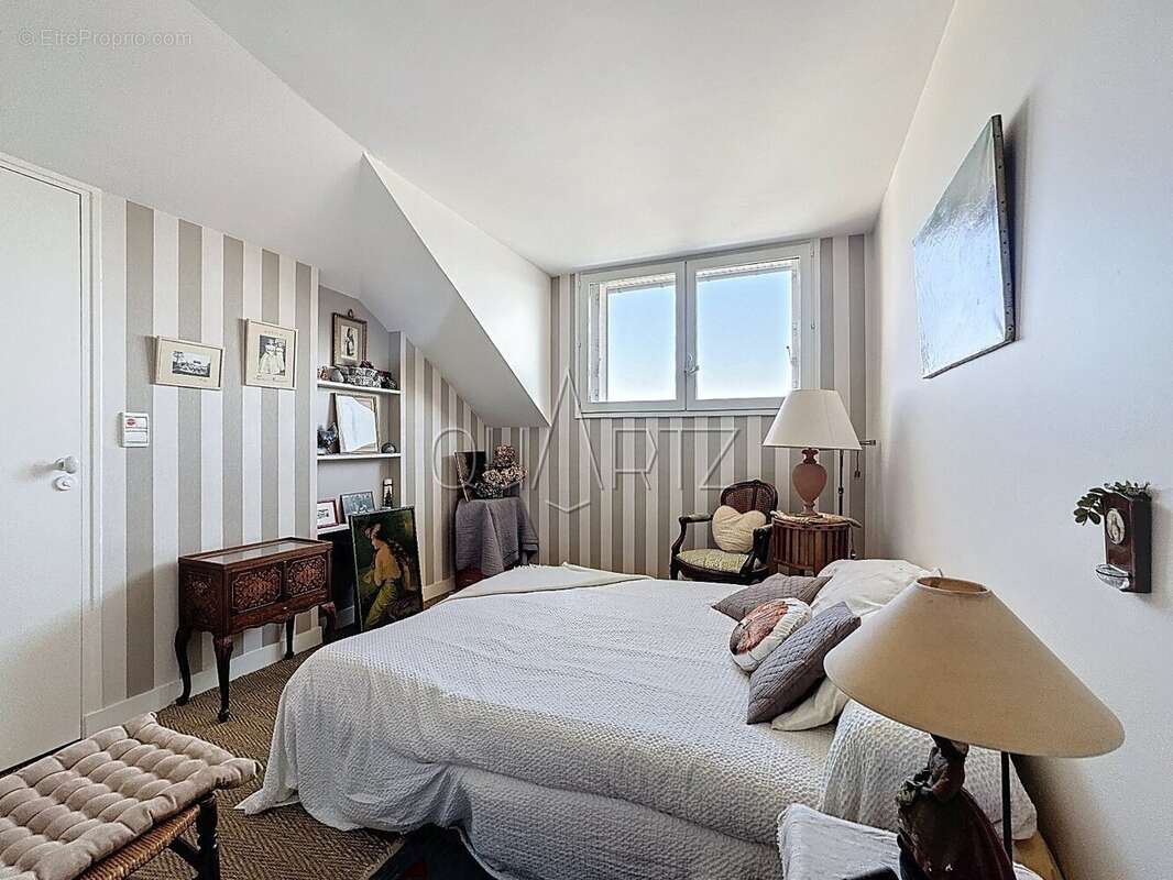 Appartement à VERSAILLES