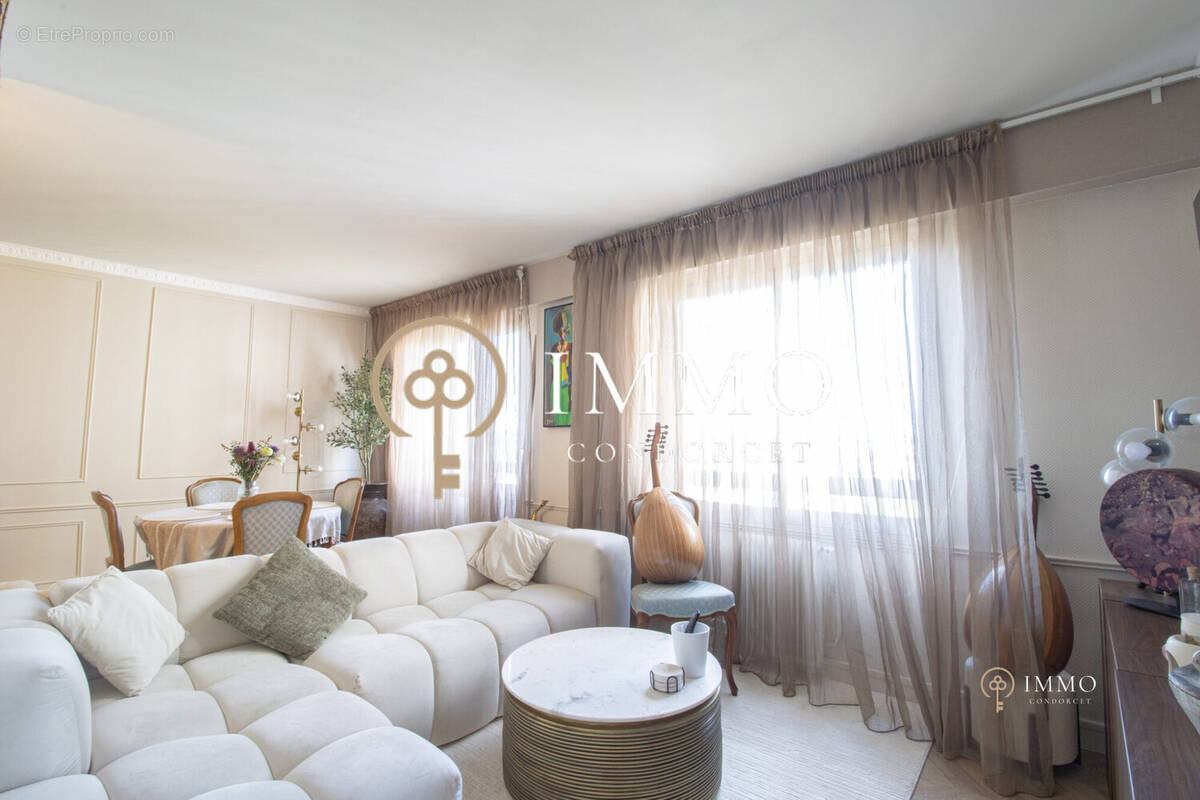 Appartement à L&#039;HAY-LES-ROSES