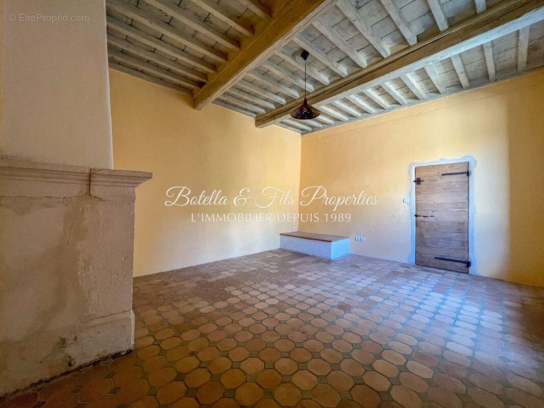 Maison à GOUDARGUES