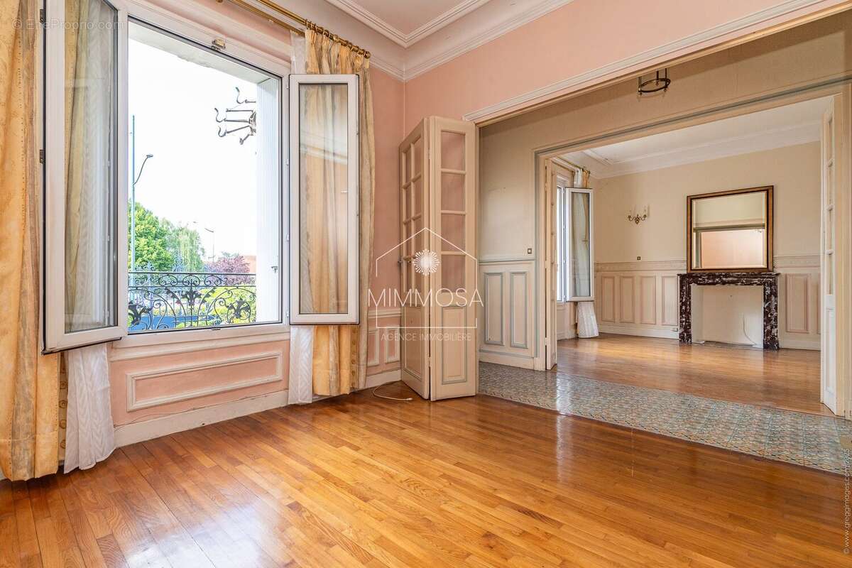 Maison à LES PAVILLONS-SOUS-BOIS