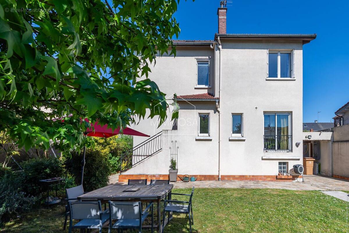 Maison à LES PAVILLONS-SOUS-BOIS