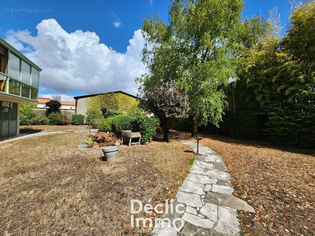 Maison à LA COURONNE