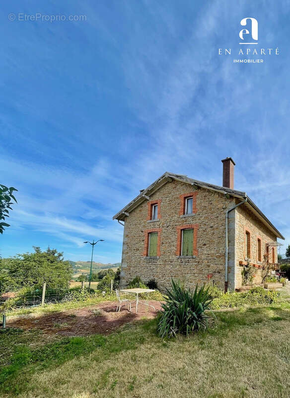 Maison à SAINT-MARTIN-EN-HAUT