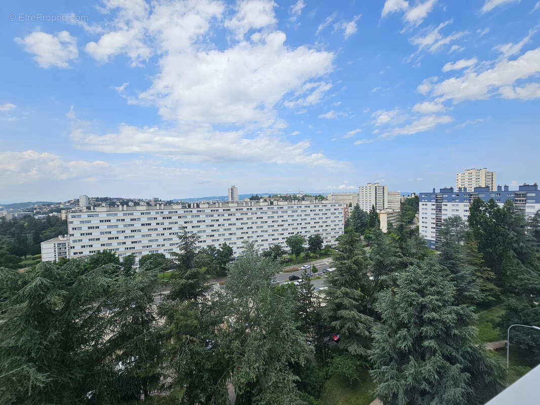 Appartement à SAINT-ETIENNE