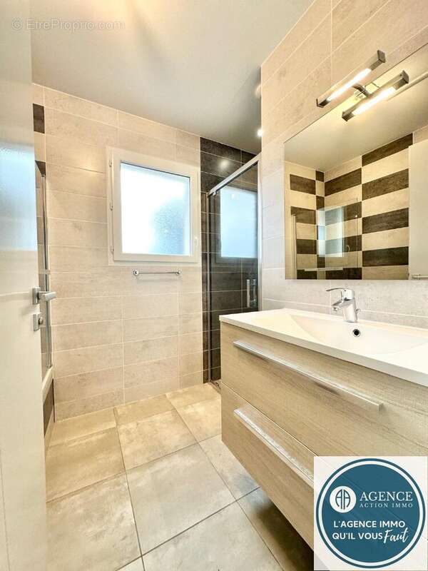 Maison à ROUSSILLON