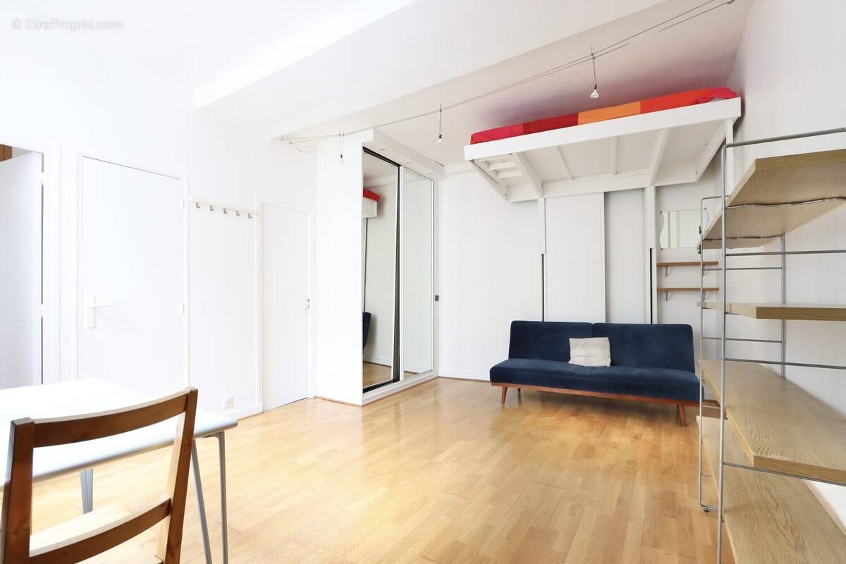 Appartement à PARIS-1E