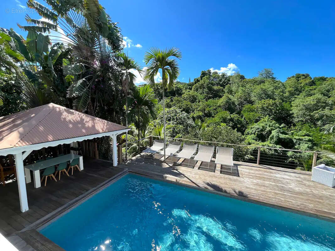 Maison à LES TROIS-ILETS