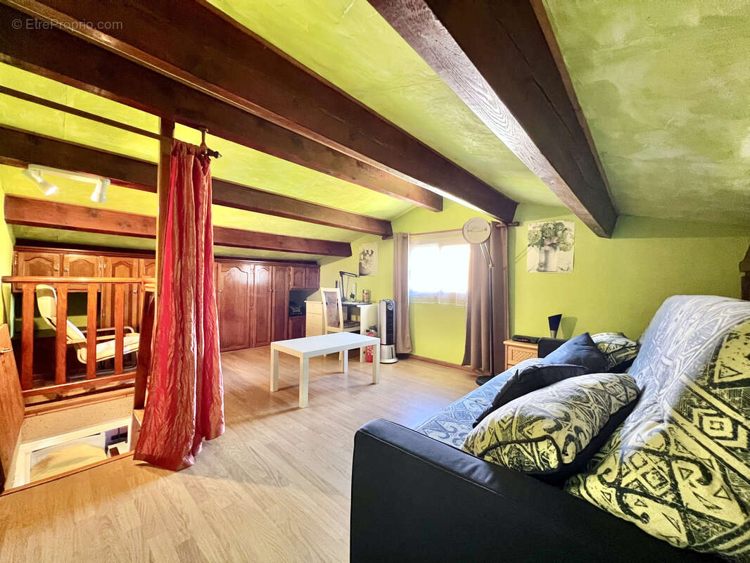 Maison à LES ISSAMBRES