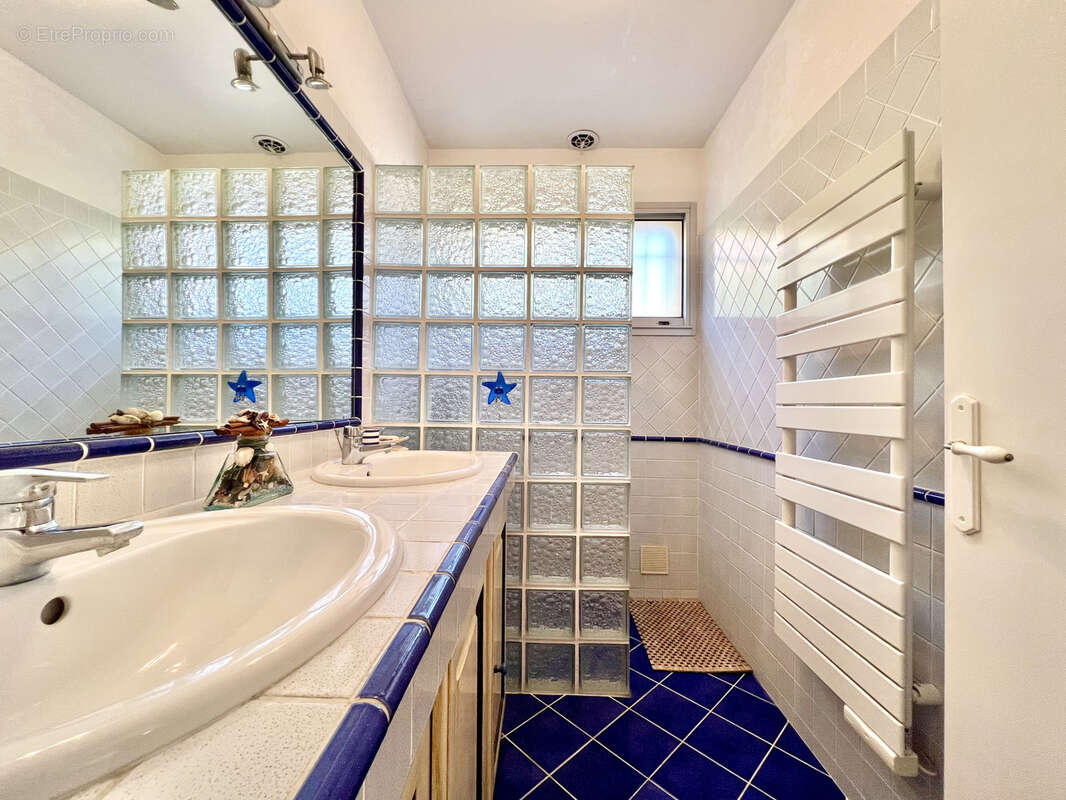 Maison à LES ISSAMBRES