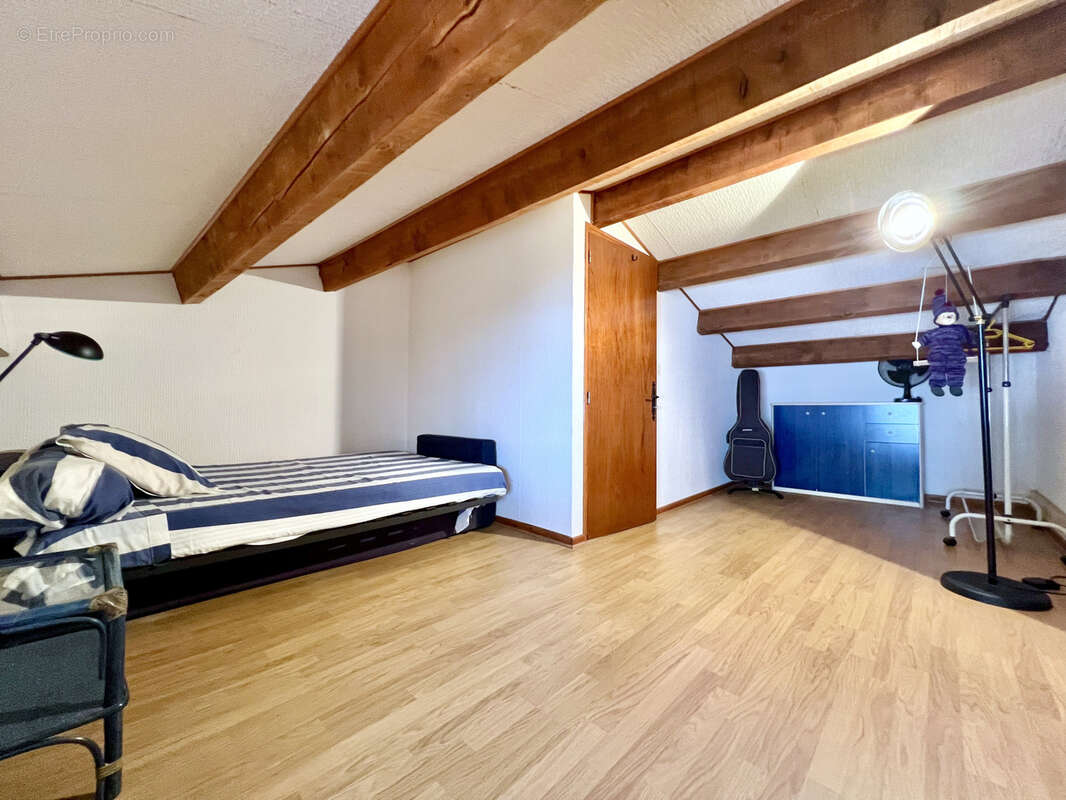 Maison à LES ISSAMBRES