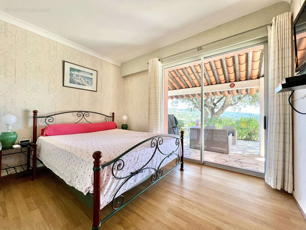 Maison à LES ISSAMBRES