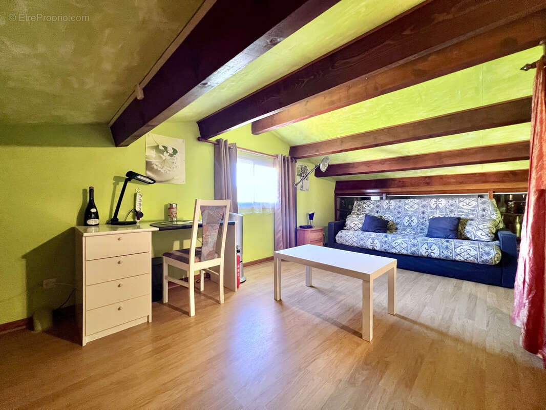 Maison à LES ISSAMBRES