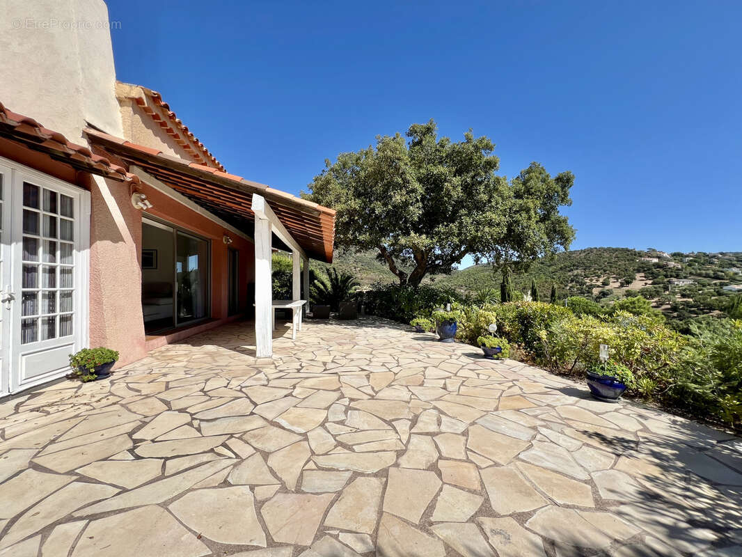 Maison à LES ISSAMBRES