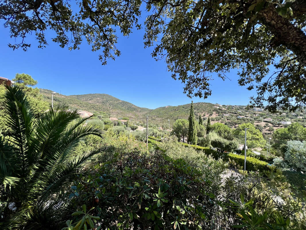 Maison à LES ISSAMBRES