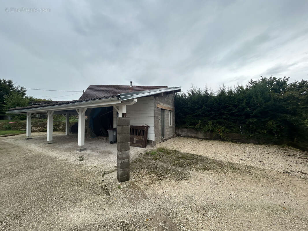 Maison à CHAMPAGNEY