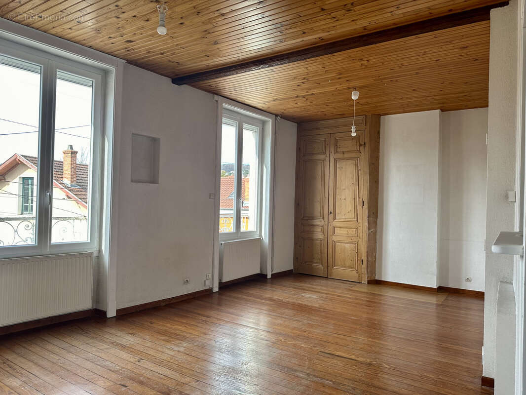 Appartement à OULLINS