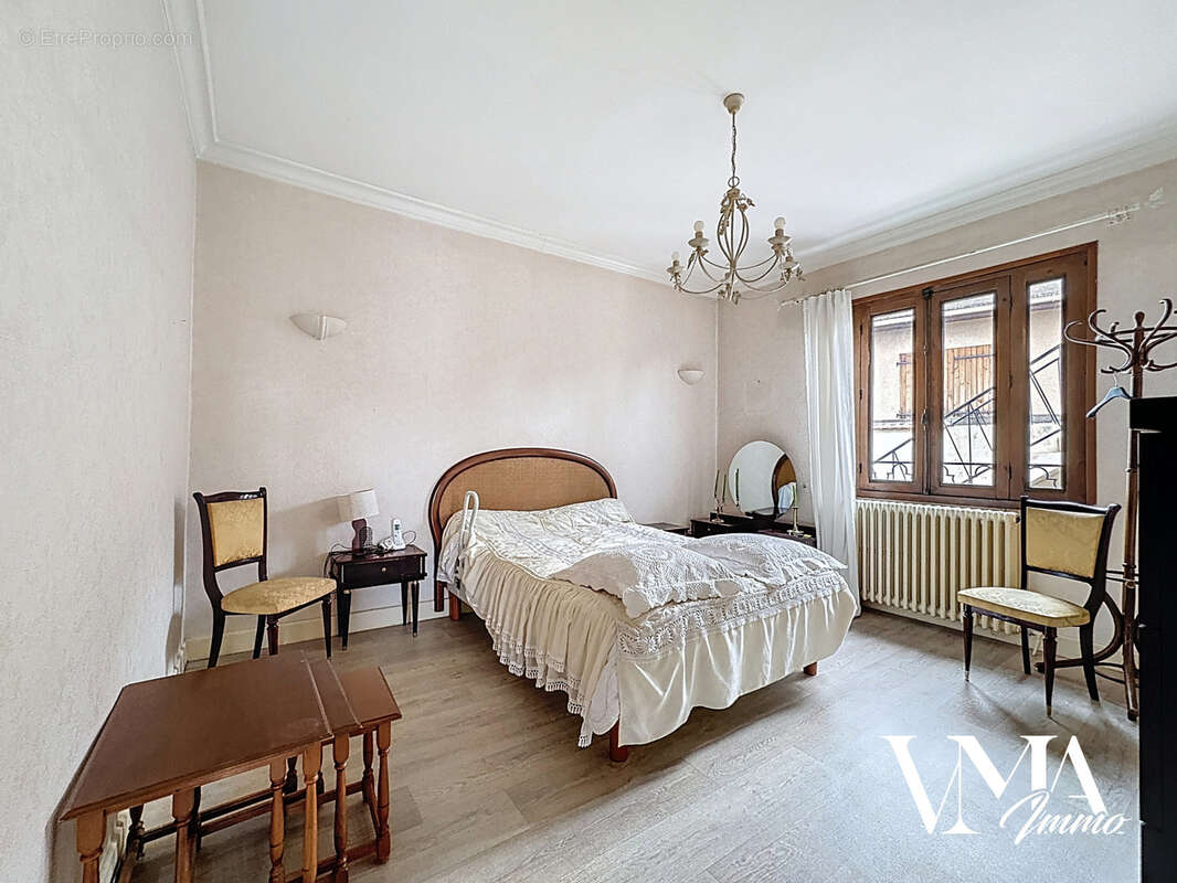 Maison à DECINES-CHARPIEU