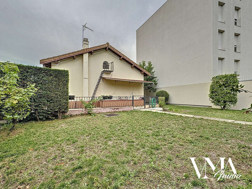 Maison à DECINES-CHARPIEU