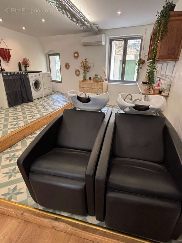 Commerce à MIRABEL-AUX-BARONNIES