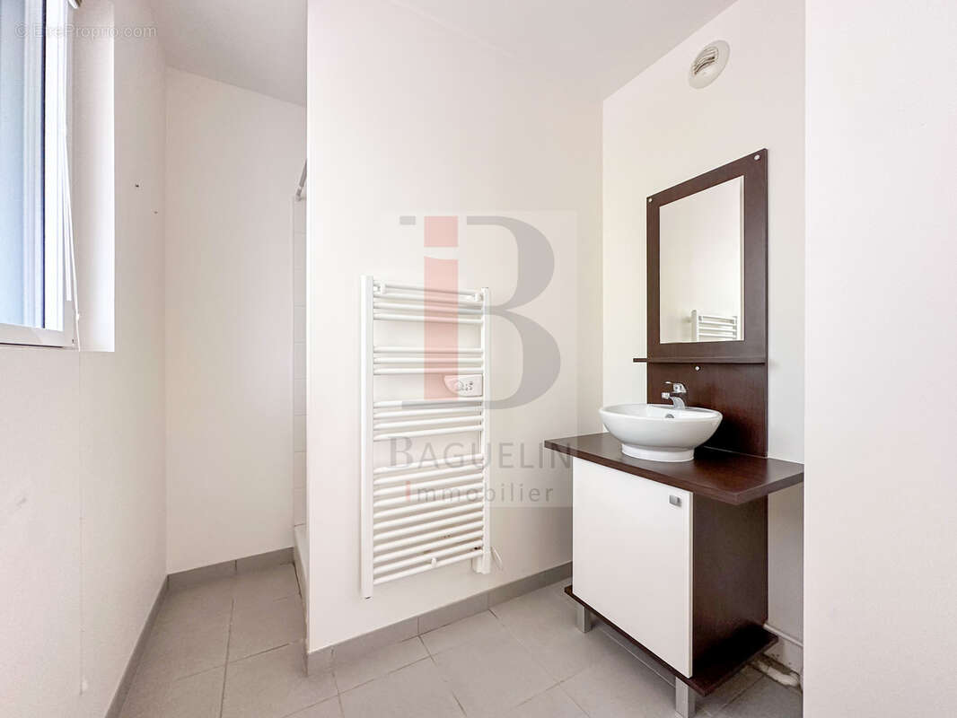 Appartement à FOURAS