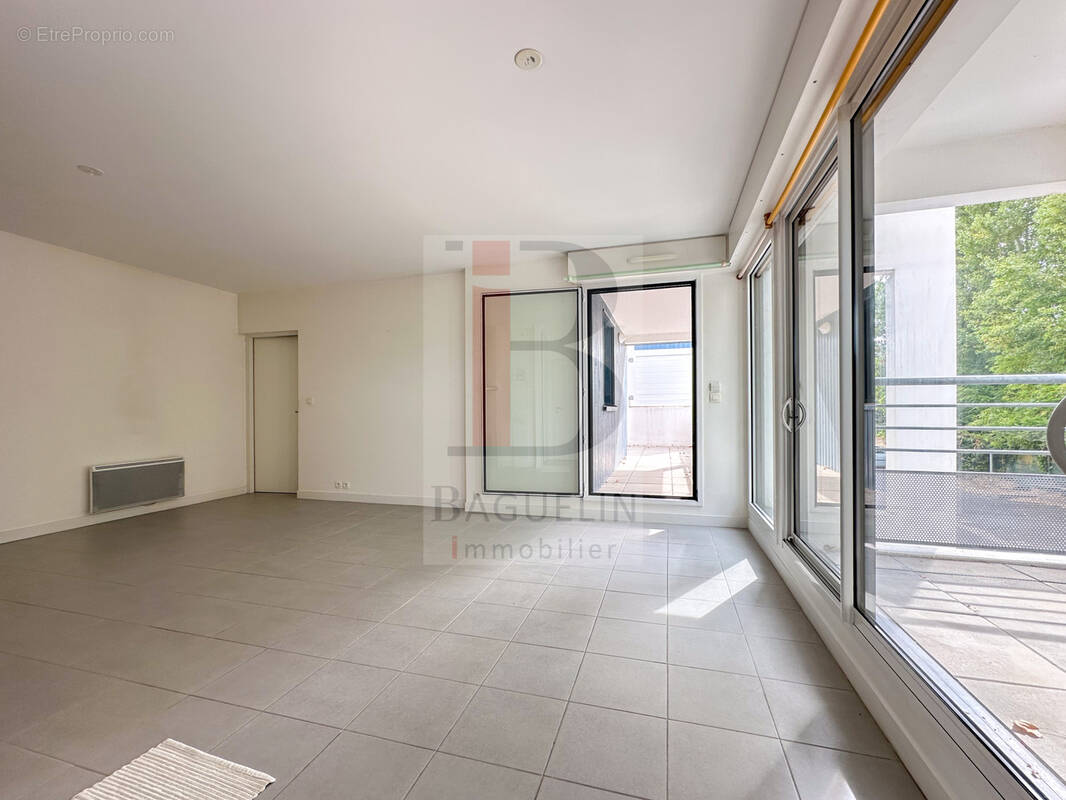 Appartement à FOURAS