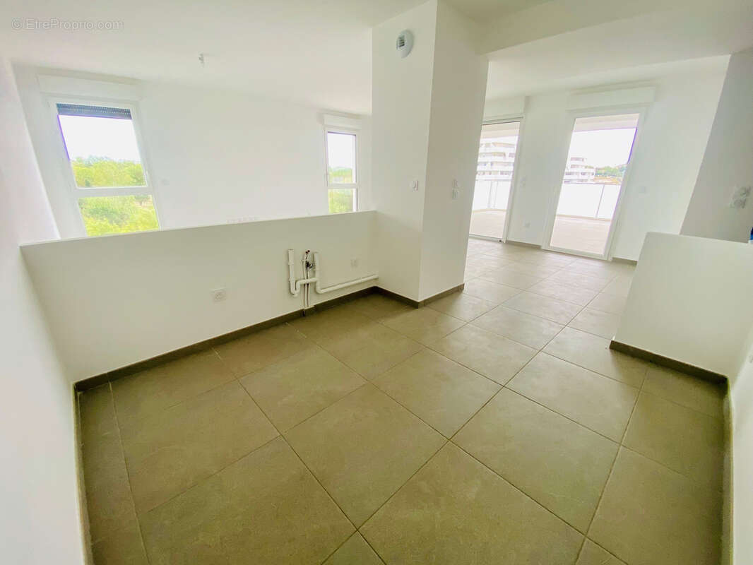 Appartement à LATTES