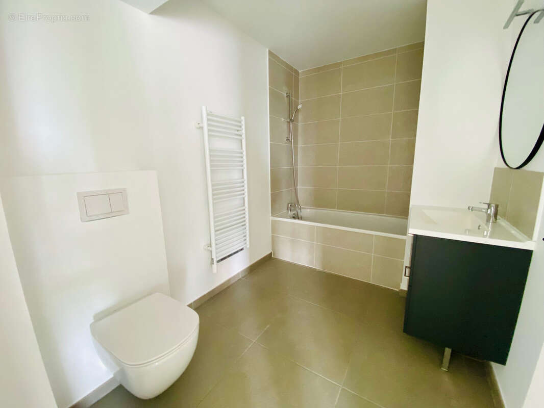 Appartement à LATTES