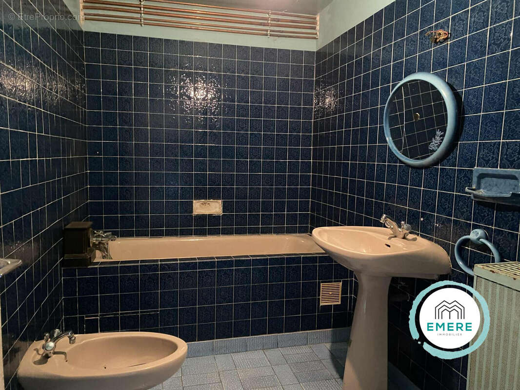 Maison à SAINT-GEORGES-DE-REINTEMBAULT